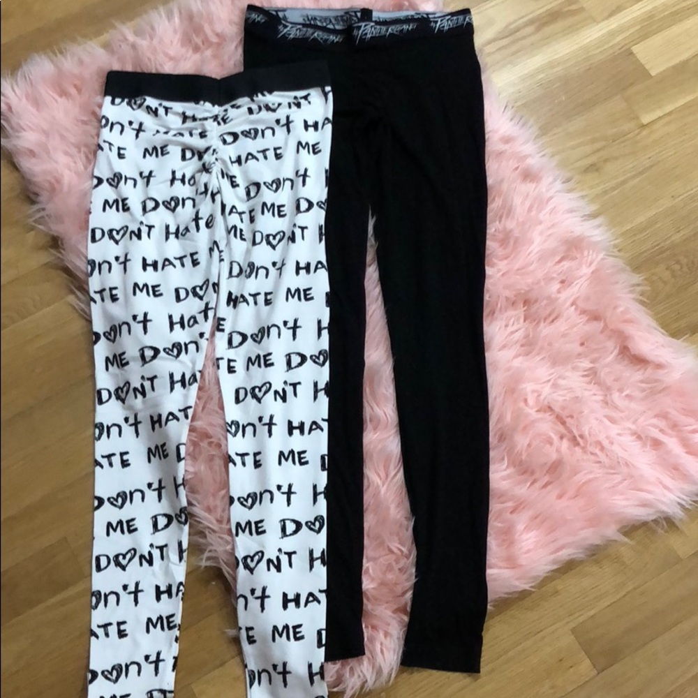 Workout leggings.